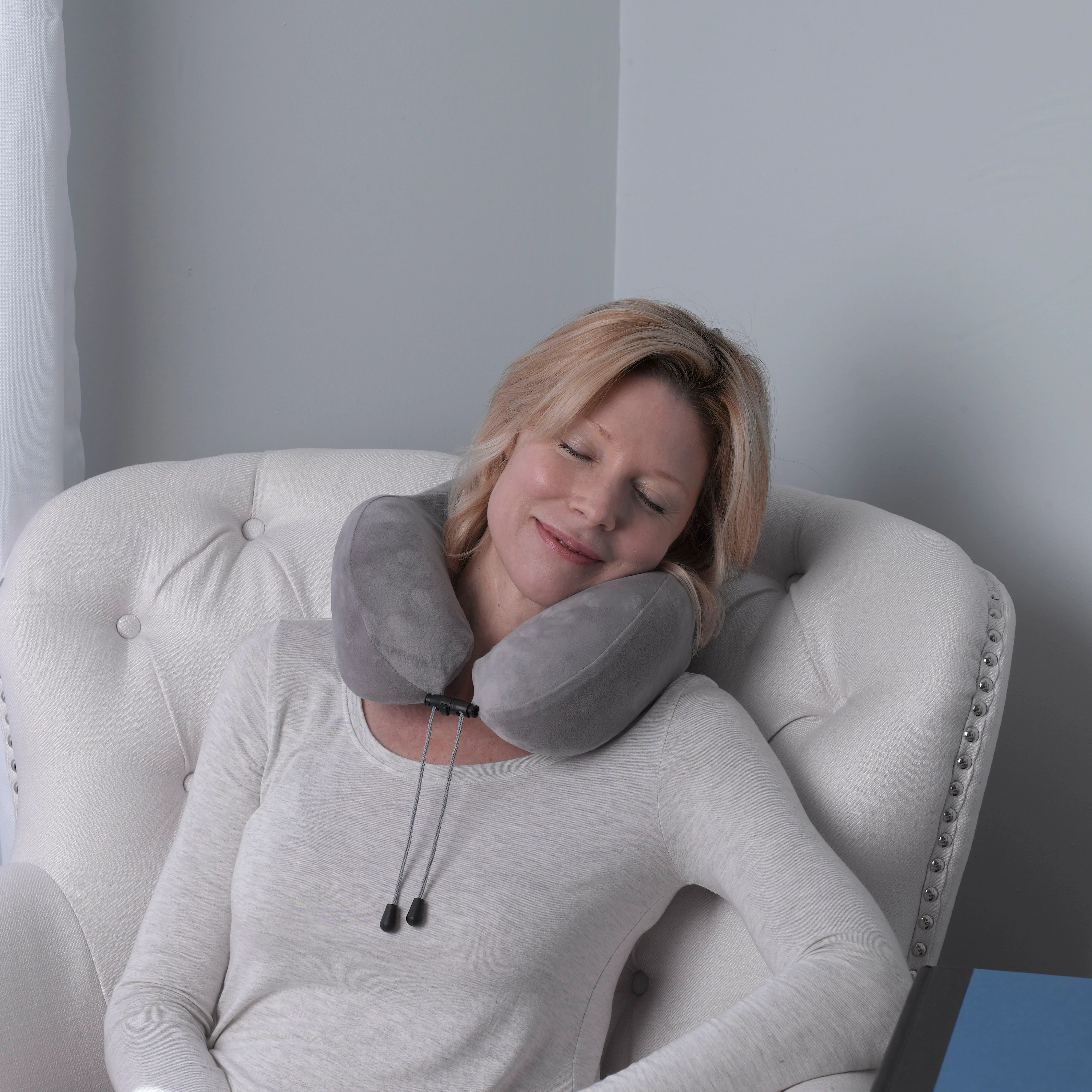 Comfort Touch™ Neck Support Pillow - Image 4